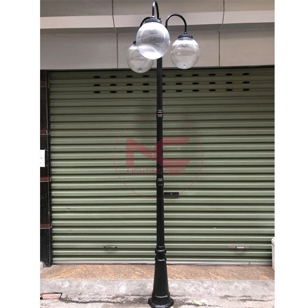 cột đèn trang trí sân vườn 1 bóng