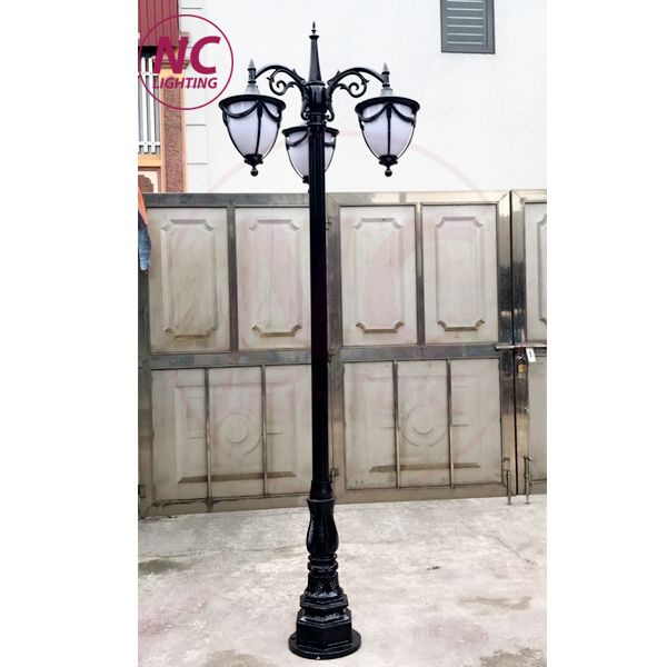 cột đèn 6, Cột đèn sân vườn 3 bóng