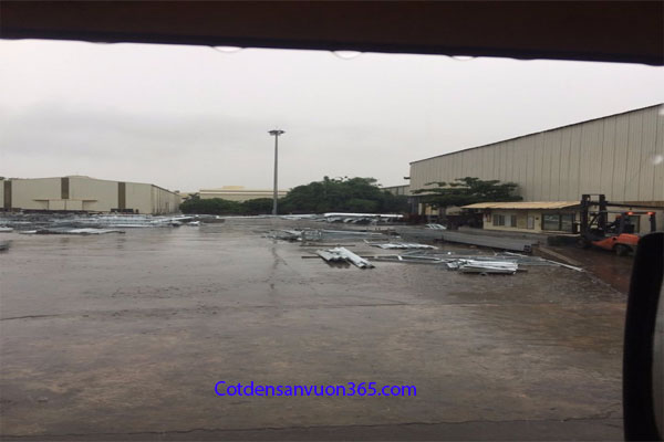 Nhà máy có quy mô sân bãi rộng rãi rất thuận tiện cho các xe ra vào bốc hàng