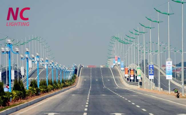 Trụ đèn đường cao áp NC 11 ( Thiết kế kiểu cánh buồm )