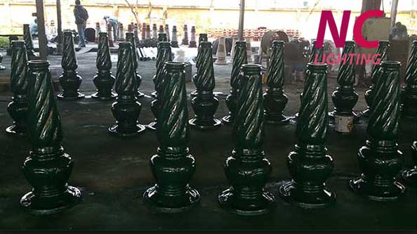 Hình ảnh sản xuất cột đèn sân vườn
