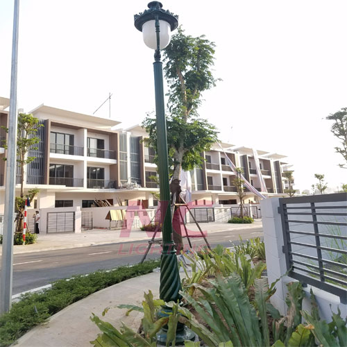 Den nu hoang trang tri san vuon biet thu