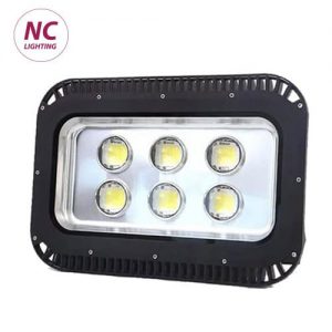 den-pha-led-300W-mat-loi-PNC12