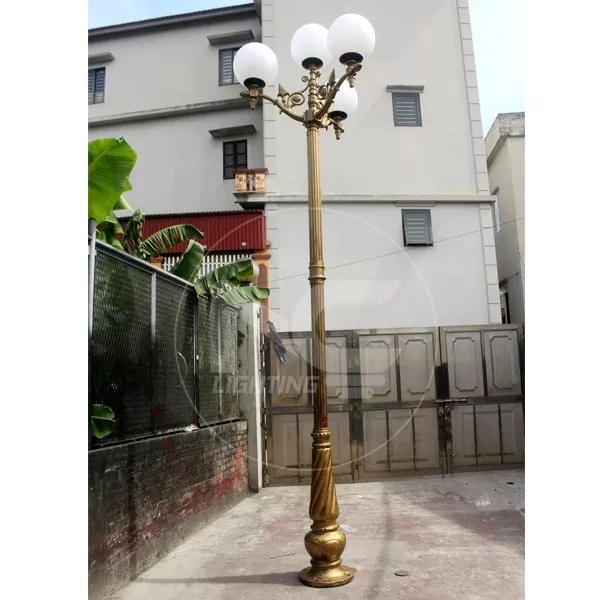 Cột đèn sân vườn Banian