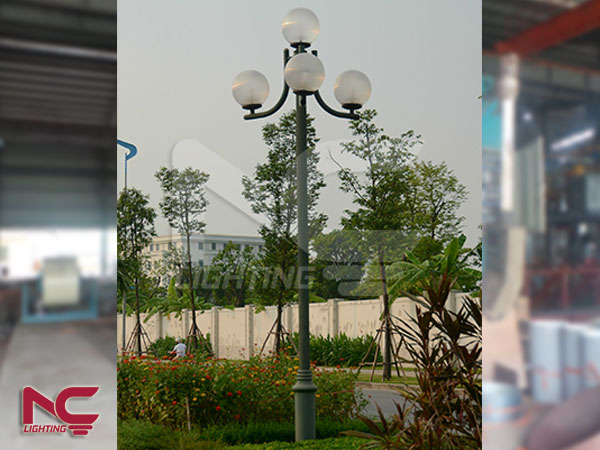 Cột đèn sân vườn đúc Nouvo
