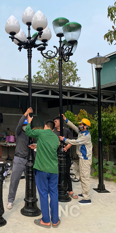 cot-den-san-vuon-365