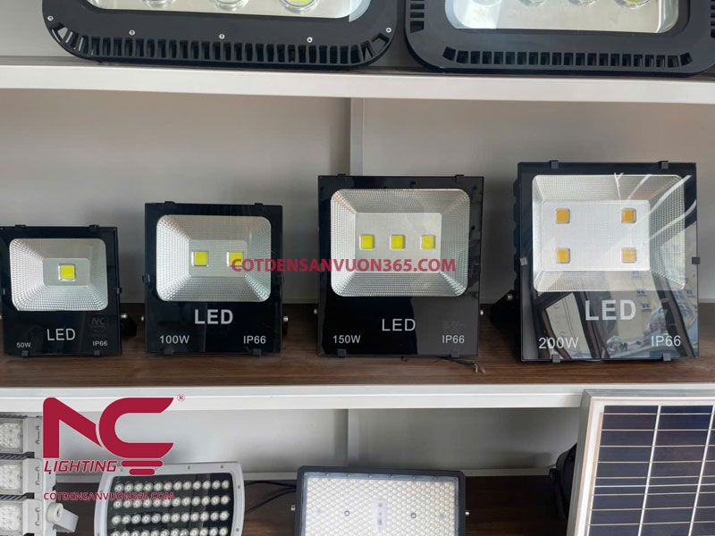 Đèn Pha LED 100W – Giải Pháp Chiếu Sáng Công Suất Lớn 3 Đèn pha led công suất từ 50w đến 200w