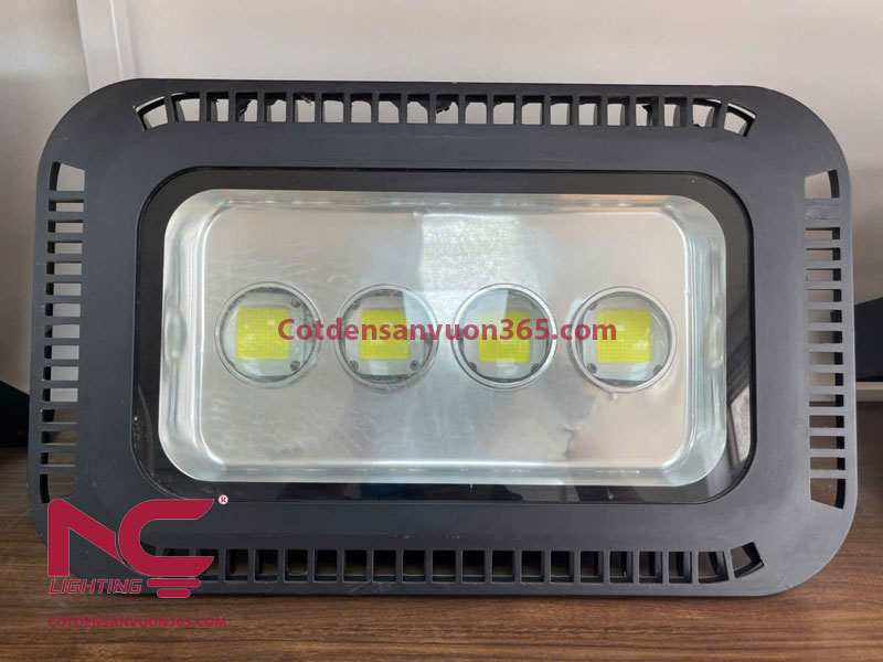 Đèn pha led mắt lồi 200w